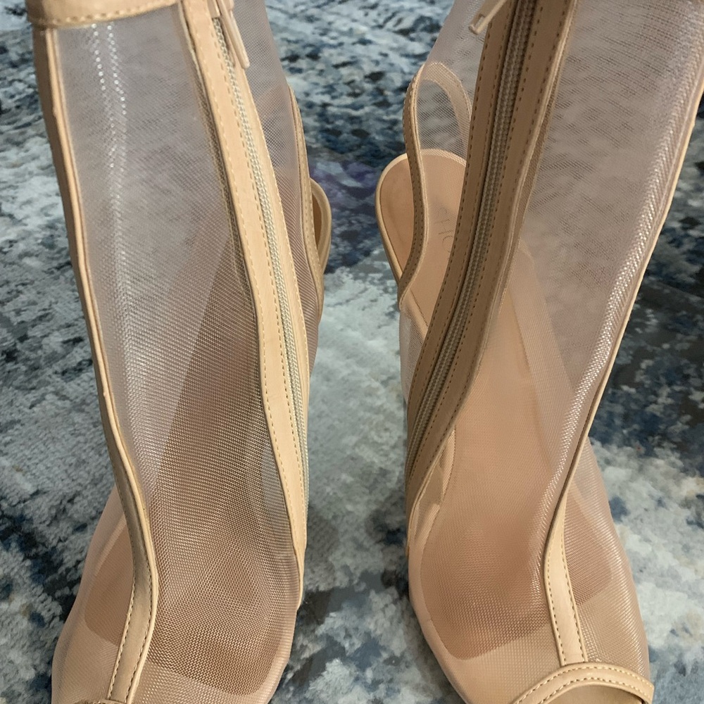 Shoes - Picture 7 of 9